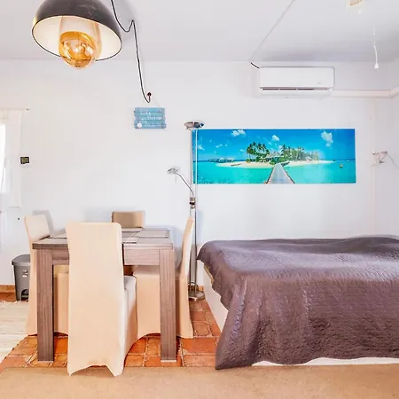 1 Bedroom In *